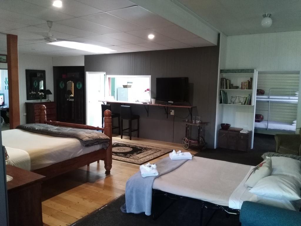 Millaa Millaa Hotel 外观 照片